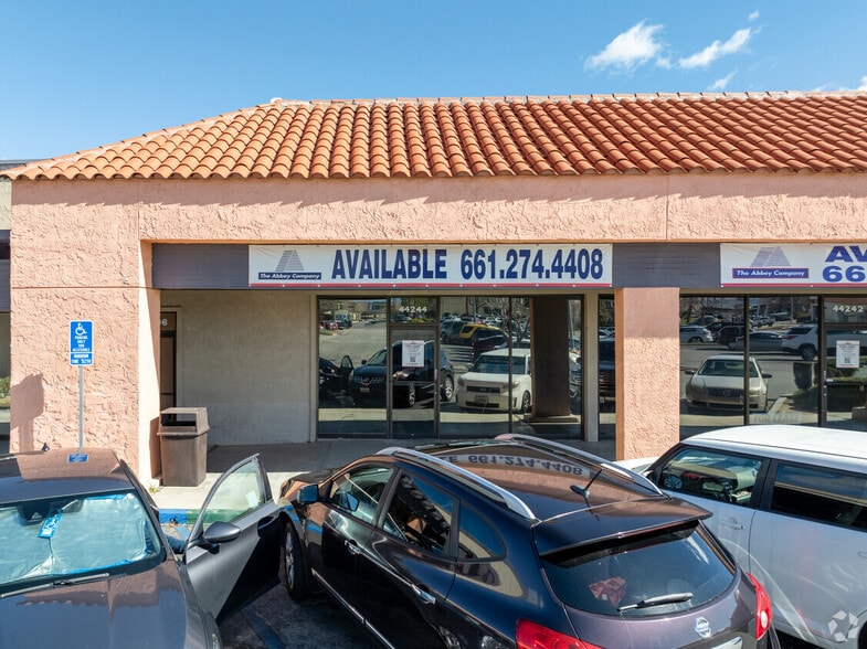 More Photos Of 44204-44276 10th St W, Lancaster Unknown For Lease