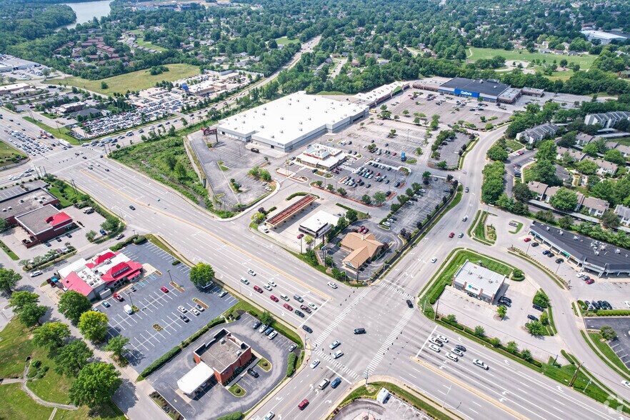 More Photos Of 3166-3180 Richmond Rd, Lexington General Retail For Lease