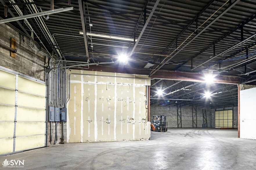 More Photos Of 1115 Delaware Ave, Lexington Warehouse For Lease