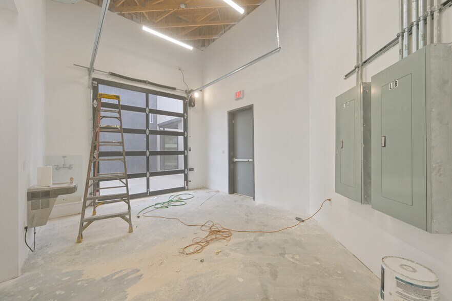 More Photos Of 12249 Katy Freeway Fwy, Houston Office For Lease