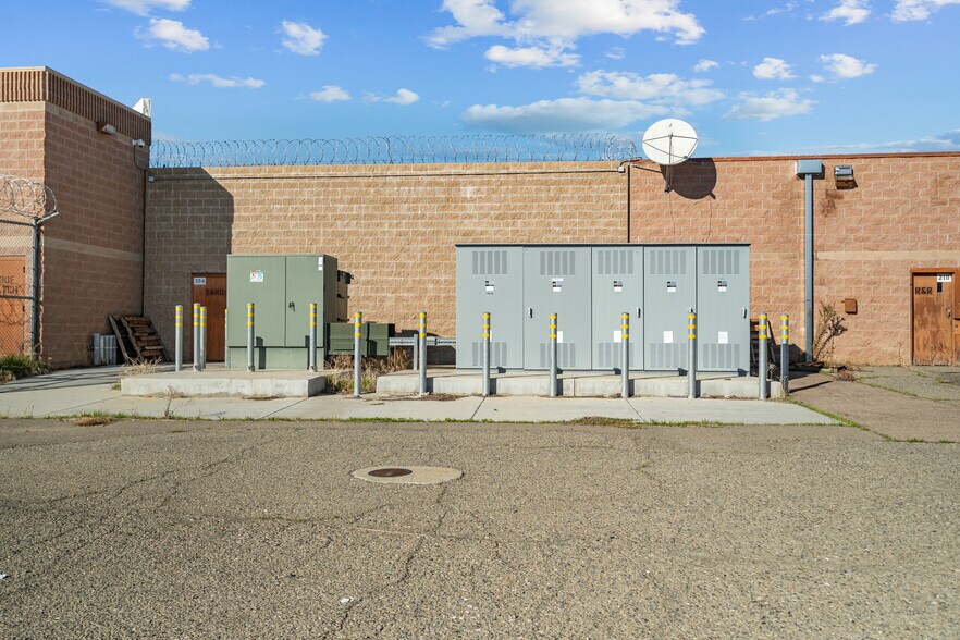 More Photos Of 185 W Gale Ave, Coalinga Correctional Facility For Sale