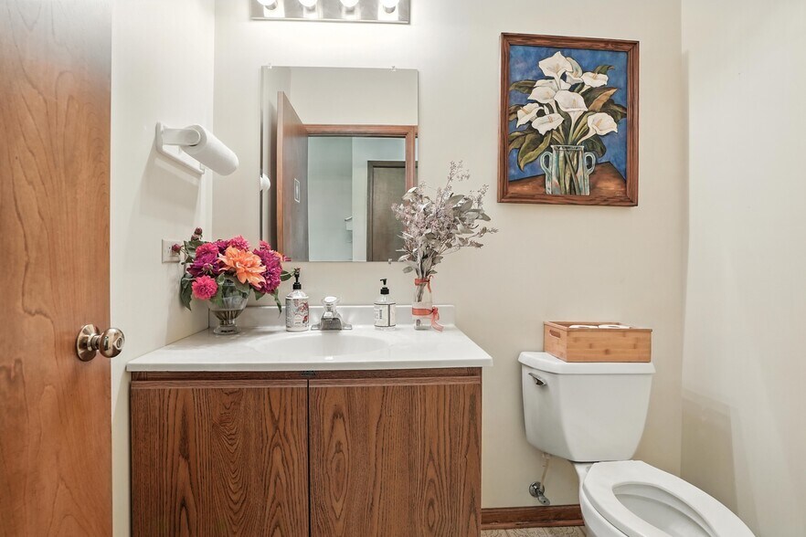 More Photos Of 32-34 W Burlington Ave, Westmont Office For Sale