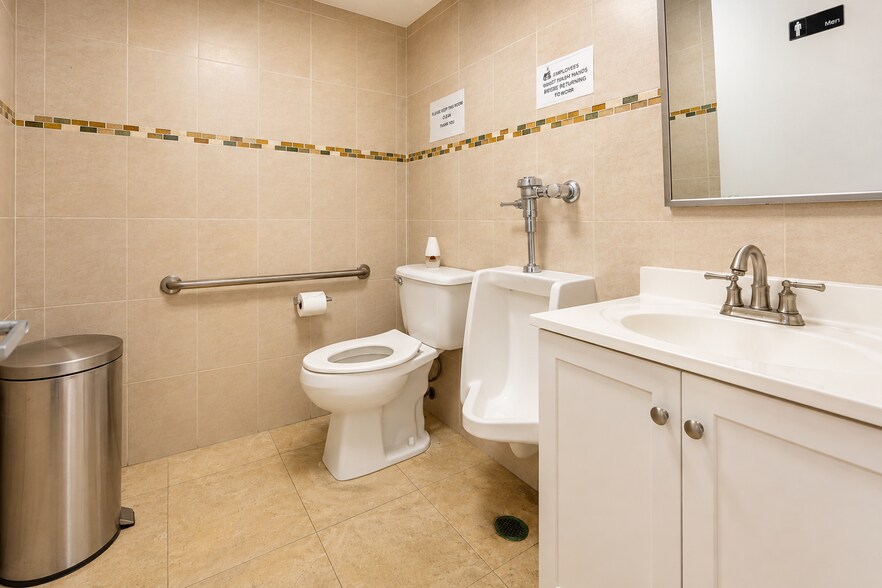 More Photos Of 6575 Nova Dr, Fort Lauderdale Warehouse For Sale