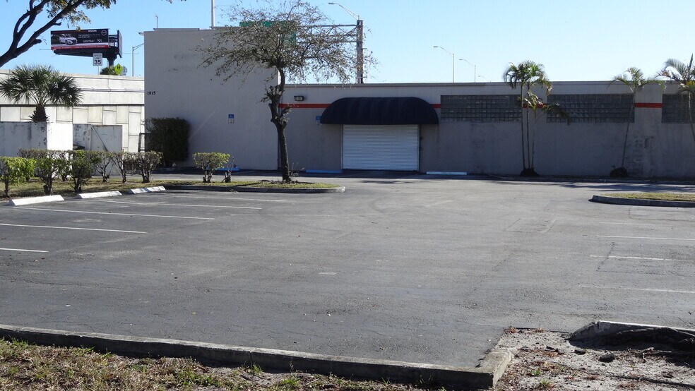 More Photos Of 1815 10th Ave N, Lake Worth Beach Warehouse For Lease