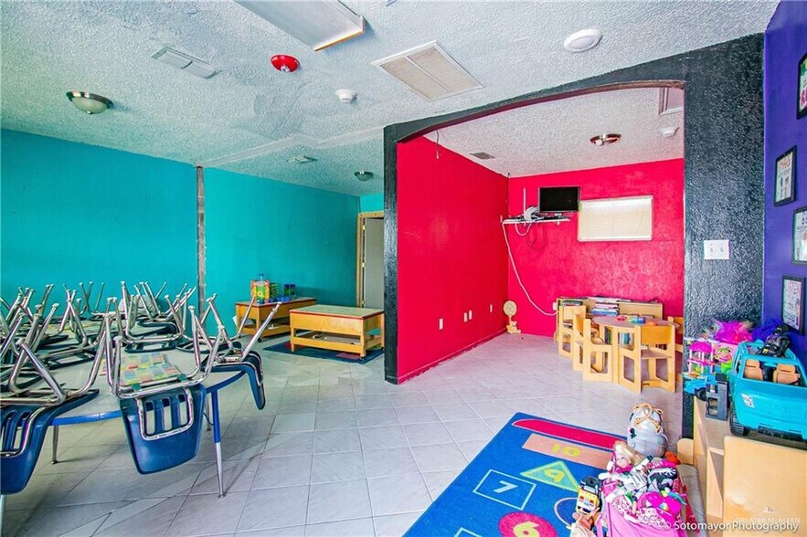 More Photos Of 101 N Alamo Rd, Alamo Daycare Center For Sale