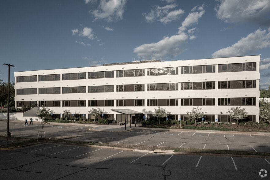 More Photos Of 3299 Woodburn Rd, Annandale Medical For Lease