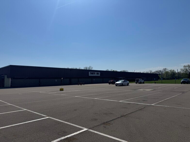 More Photos Of 800 Baker Rd, Dexter Warehouse For Lease