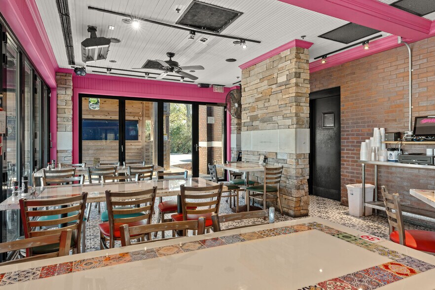More Photos Of 1025 Industrial Dr, Crestview General Retail For Sale