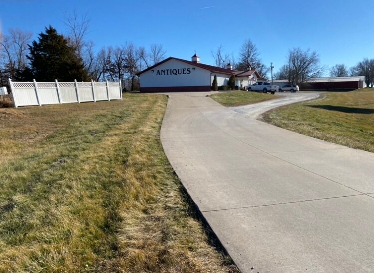 More Photos Of 4414 N Baltimore St, Kirksville Storefront For Sale