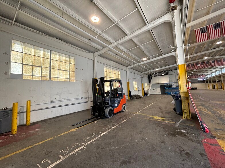 More Photos Of 3850 Santa Fe Ave, Vernon Manufacturing For Lease