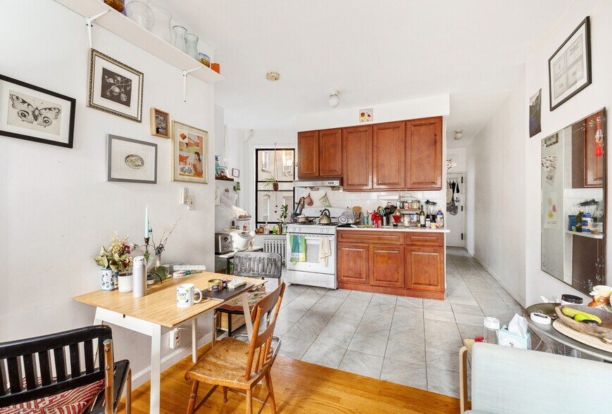 More Photos Of 115-117 Ludlow St, New York Apartments For Sale