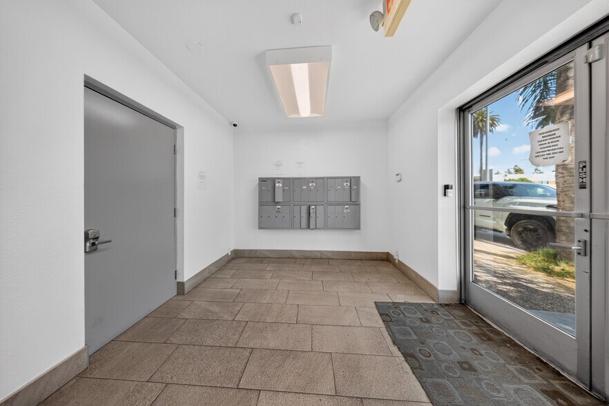 More Photos Of 20847 Sherman Way, Canoga Park Office For Sale