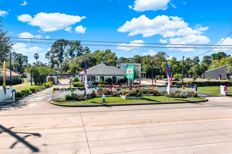 More Photos Of 17127 Red Oak Dr, Houston Flex For Sale