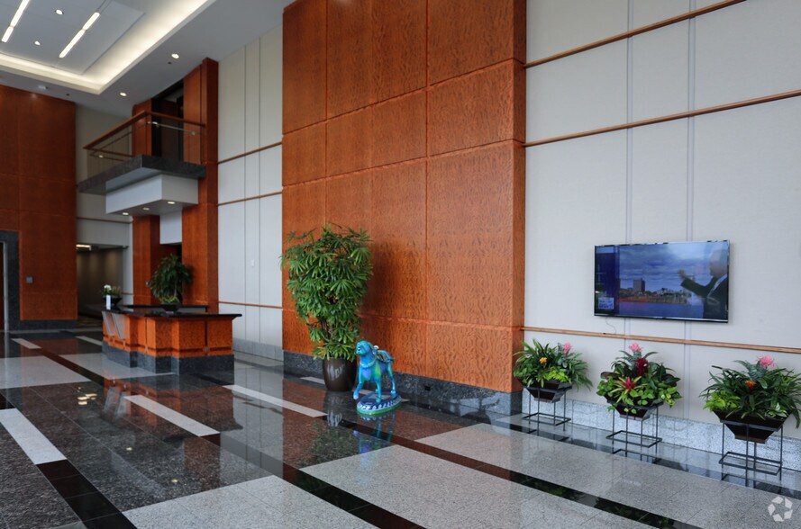 More Photos Of 4030 W Boy Scout Blvd, Tampa Office For Lease