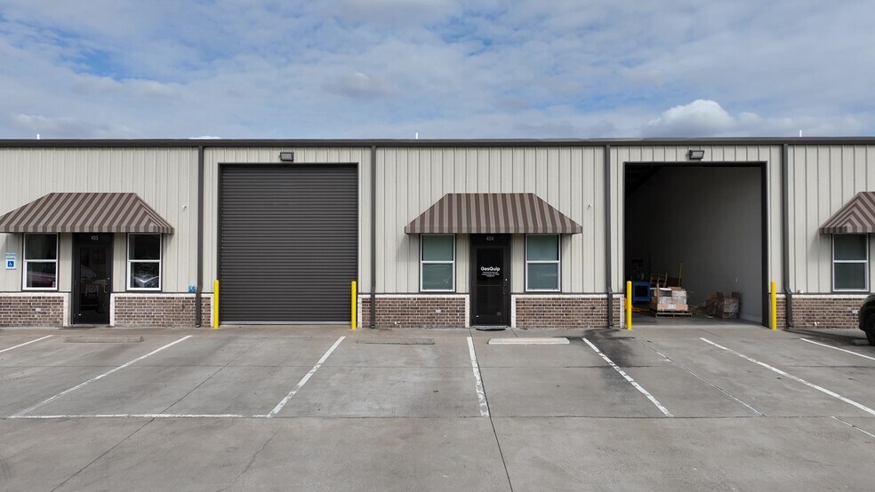 More Photos Of 11400 State Highway 30, College Station Warehouse For Lease