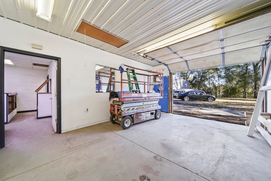 More Photos Of 105 S Ortonville Rd, Ortonville Freestanding For Sale