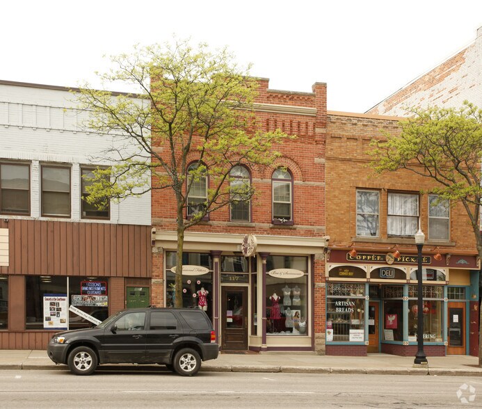 More Photos Of 117 W Grand River Ave, Howell Storefront Retail Residential For Sale