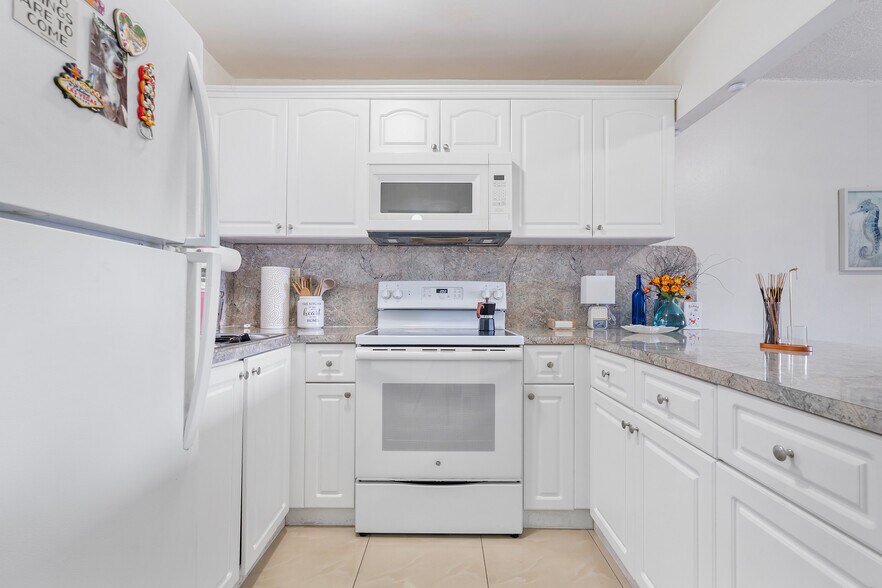 More Photos Of 2400 NW 16th Street Rd, Miami Apartments For Sale