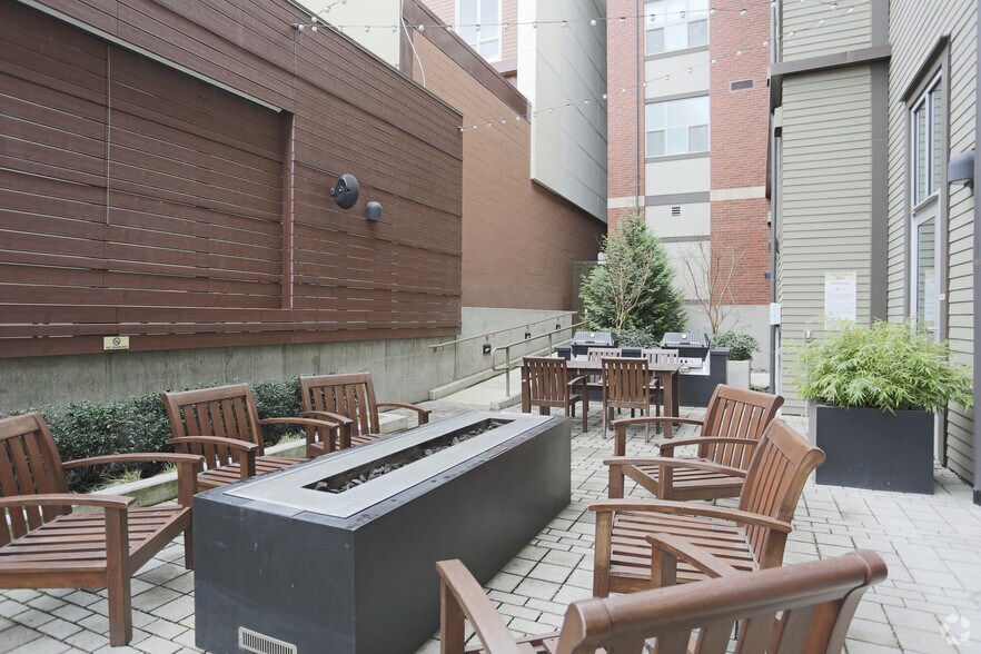 More Photos Of 1650 NW 23rd Ave, Portland Apartments For Lease