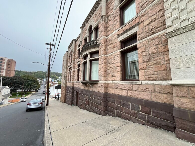 More Photos Of 260 Sunbury St, Minersville General Retail For Sale