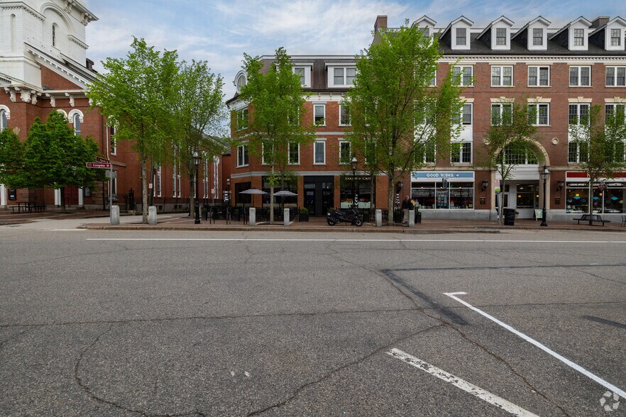 More Photos Of 18 Congress St, Portsmouth Apartments For Sale