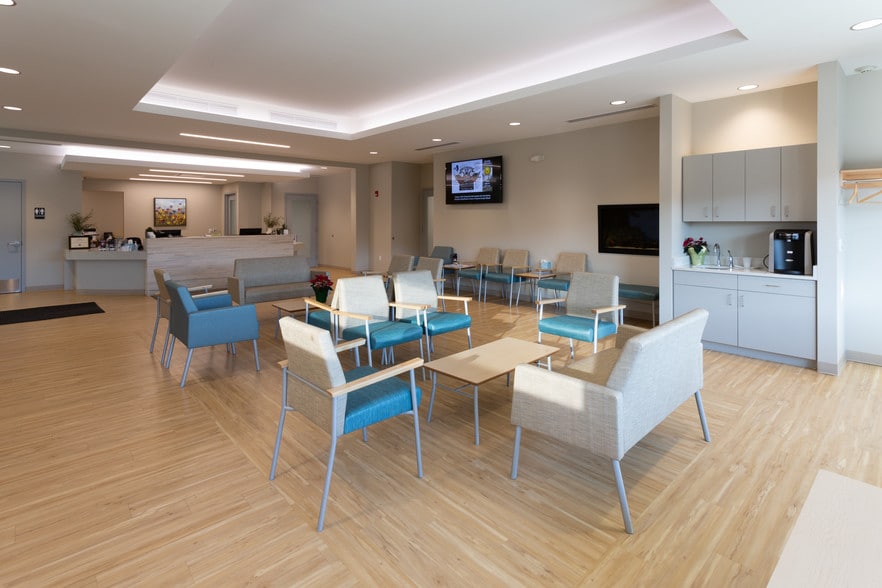 More Photos Of 376 Lafayette Ave, Sparta Medical For Lease