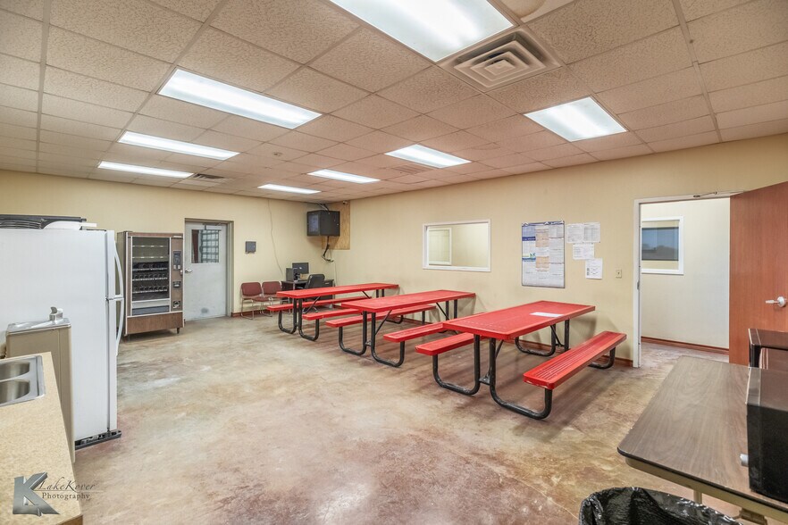 More Photos Of 10027 S Frontage Rd, Clyde Manufacturing For Sale