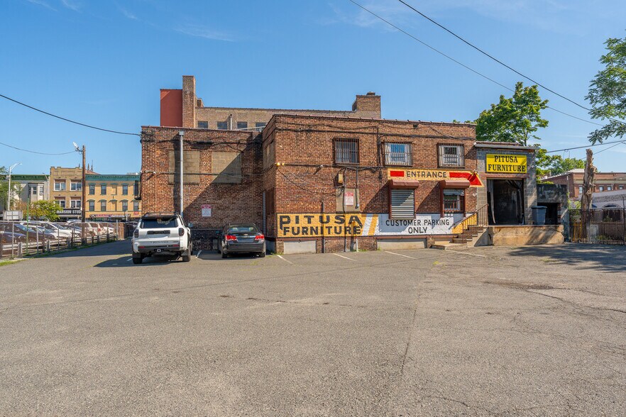 More Photos Of 1144 Elizabeth Ave, Elizabeth General Retail For Sale