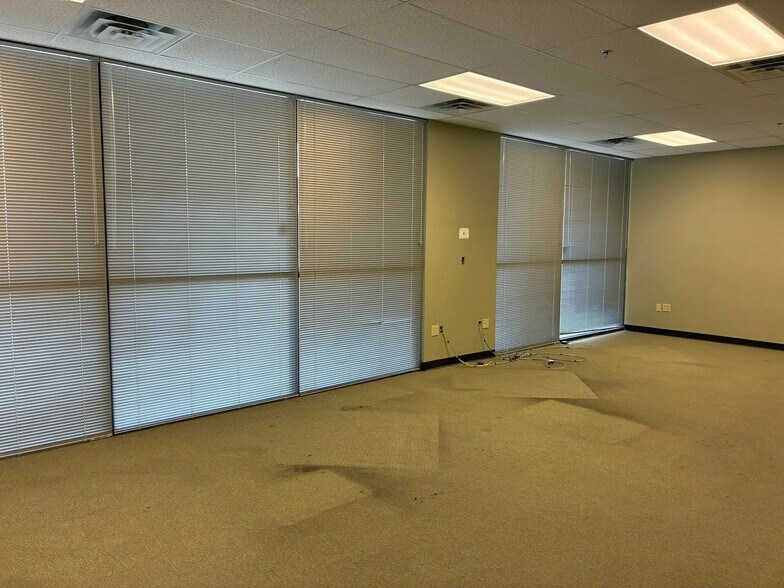 More Photos Of 9210 S Western Ave, Oklahoma City Office For Lease