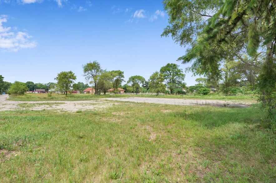 More Photos Of 203 S 3rd Ave, Big Rapids Medical For Sale