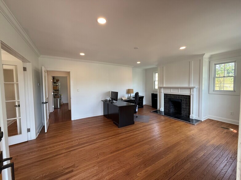 More Photos Of 9 East Ave, Greenville Office Residential For Sale