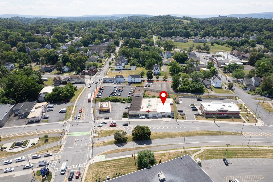More Photos Of 1628 Erie Blvd E, Syracuse Flex For Sale