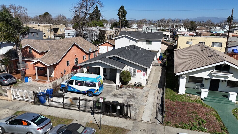 More Photos Of 1049 W 61st St, Los Angeles Apartments For Sale