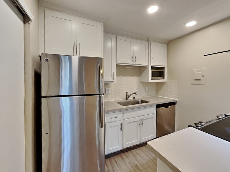 More Photos Of 2522-2524 T St, Sacramento Apartments For Sale