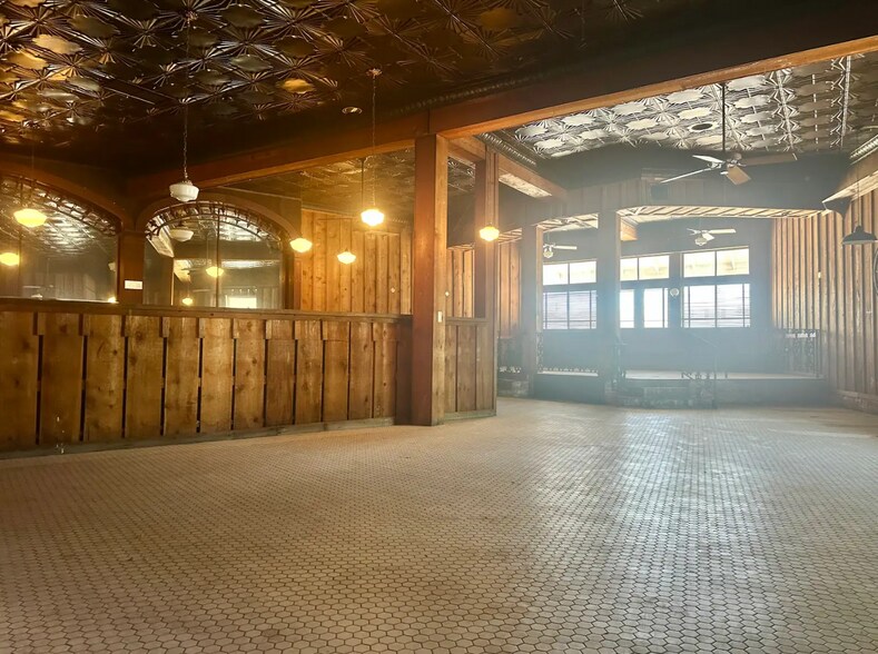 More Photos Of 204-208 Belleville Ave, Brewton Restaurant For Sale