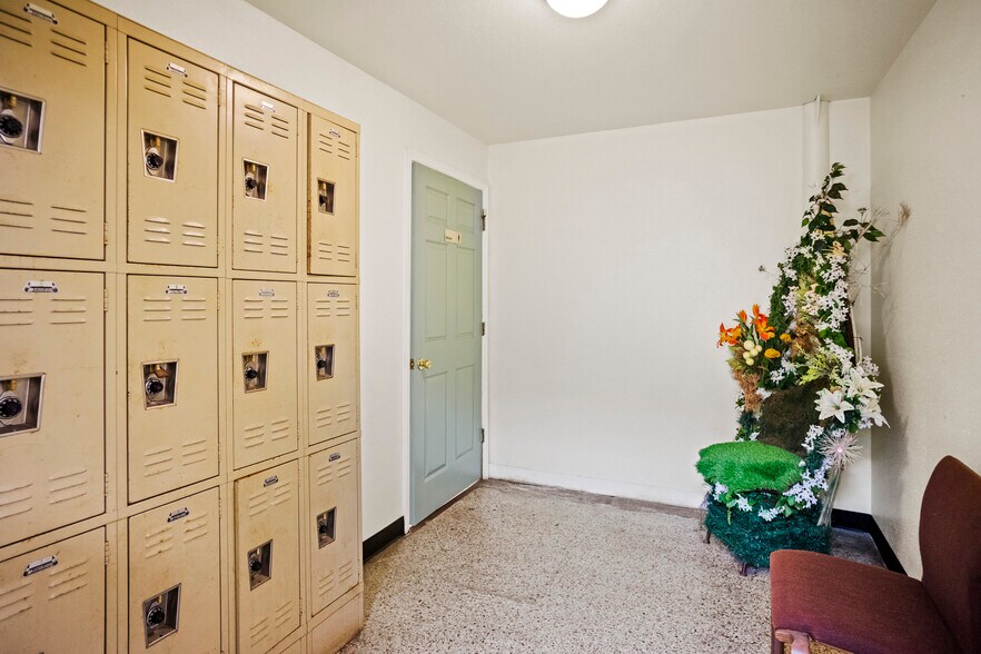 More Photos Of 20737 Central Ave, Blountstown Restaurant For Sale