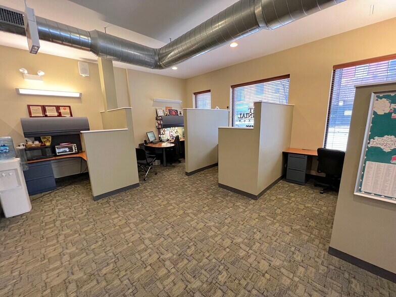 More Photos Of 2056-2058 W Belmont Ave, Chicago Office Residential For Sale