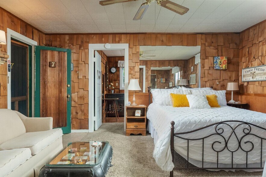 More Photos Of 306 W Saint Charles St, San Andreas Hotel For Sale