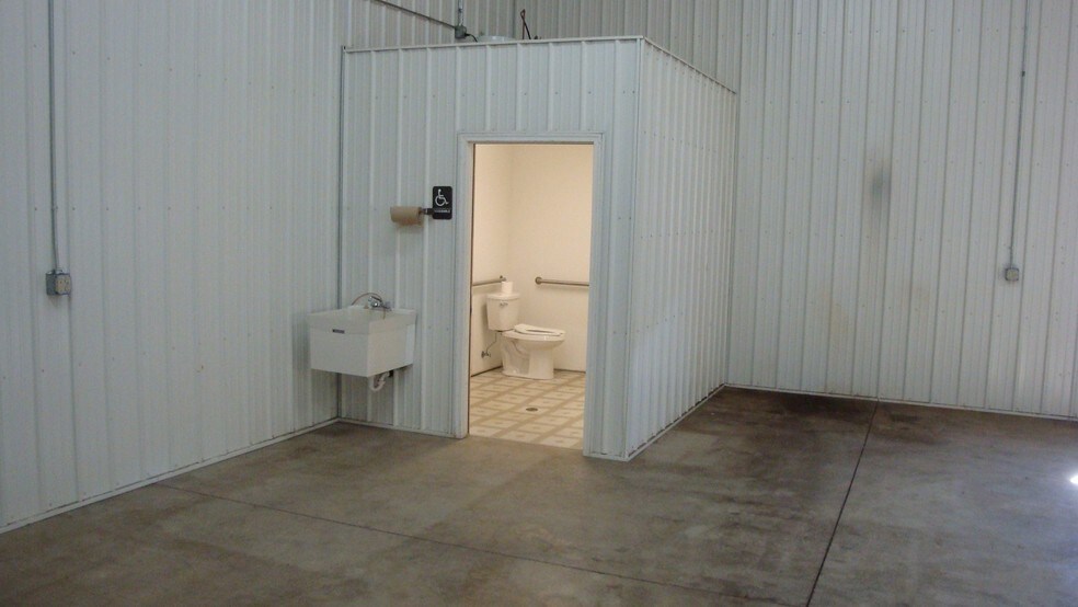 More Photos Of 3955 Shadowwood Dr NE, Sauk Rapids Warehouse For Lease