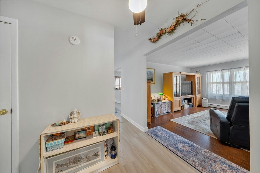 More Photos Of 625 Bound Brook Rd, Middlesex Freestanding For Sale