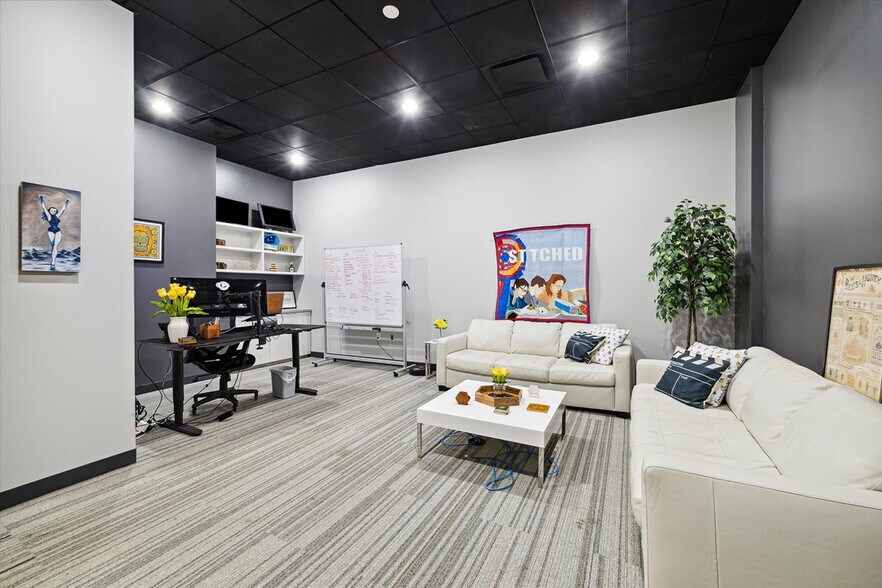 More Photos Of 4010 Canal St, Houston Warehouse For Sale