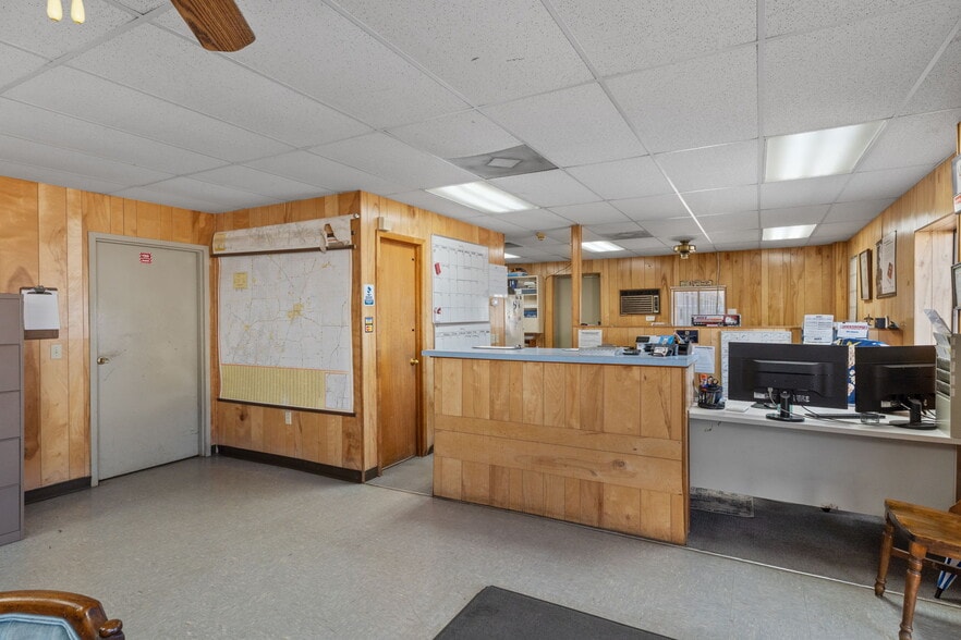 More Photos Of 6331 S Tex Pt, Homosassa Warehouse For Lease