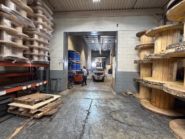 More Photos Of 1511 Bassett Ave, Bronx Manufacturing For Lease