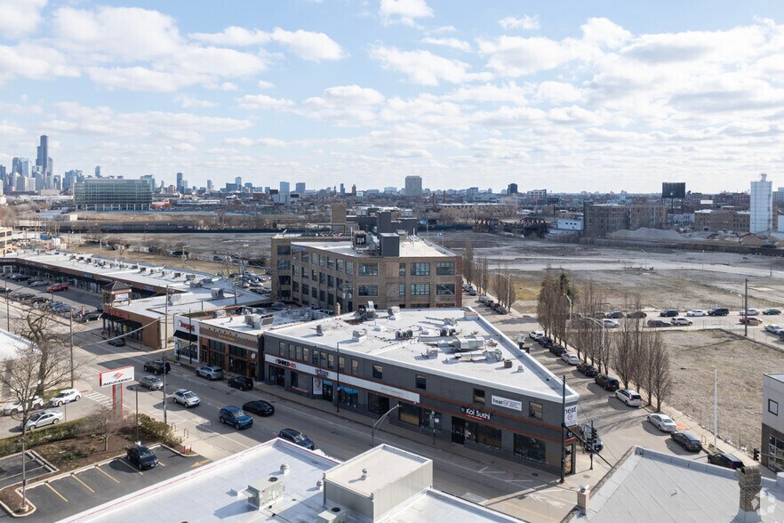 More Photos Of 2150-2183 N Clybourn Ave, Chicago Storefront Retail Office For Lease