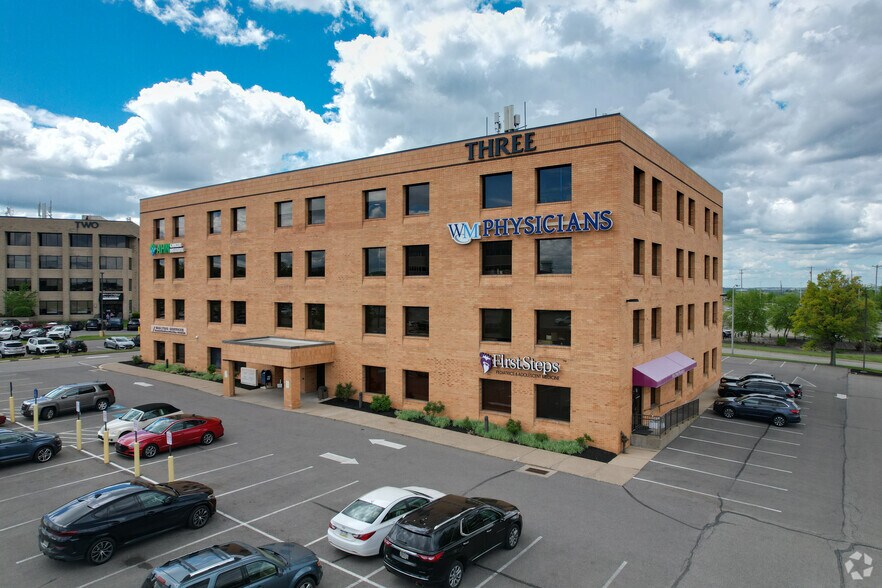 More Photos Of 3 Robinson Plz, Pittsburgh Office For Lease