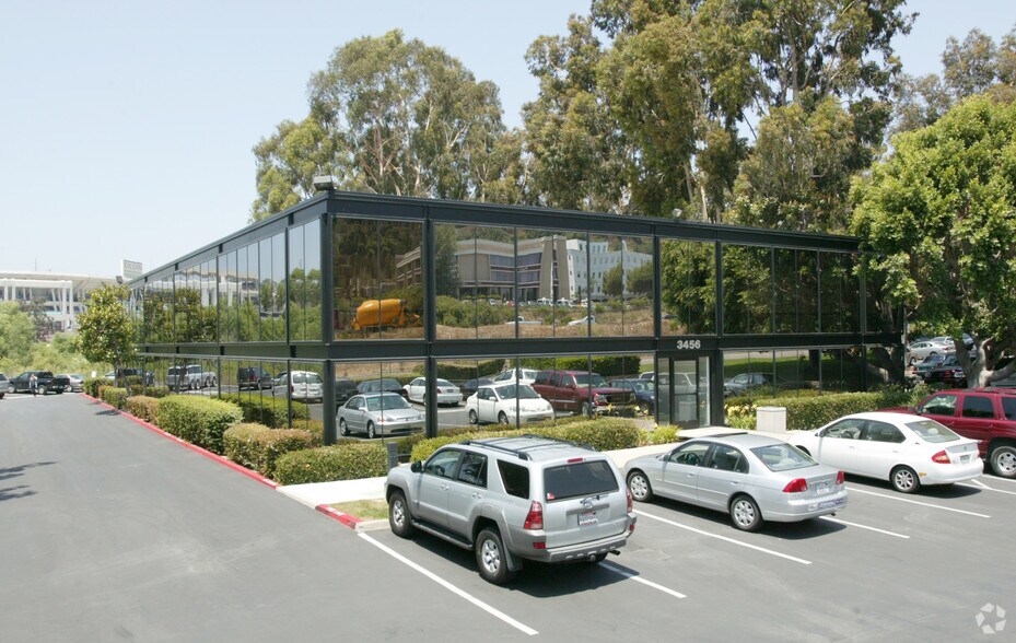 More Photos Of 3456 Camino del Rio N, San Diego Office For Lease