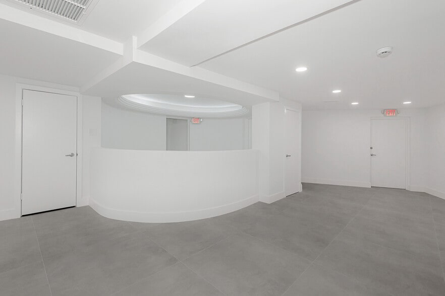 More Photos Of 5401 Collins Ave, Miami Beach Apartments For Sale