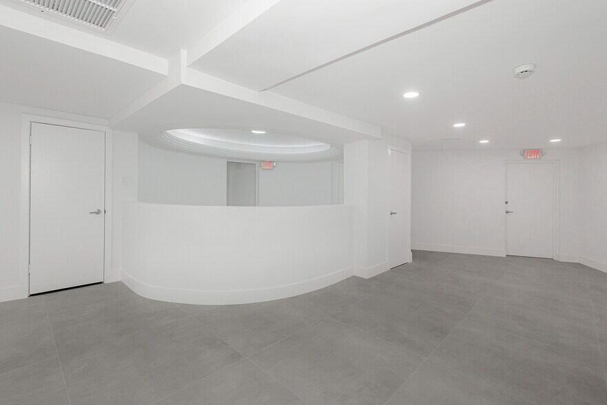 More Photos Of 5401 Collins Ave, Miami Beach Apartments For Sale