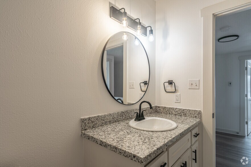 More Photos Of 2020 Cottonwood St, Beaumont Apartments For Sale