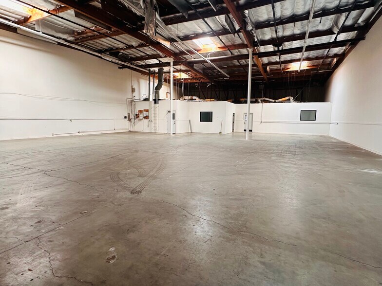 More Photos Of 1050 W Central Ave, Brea Manufacturing For Lease